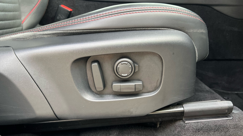 Land Rover Discovery Sport 2.0 D240 R-Dynamic HSE 5dr Auto Diesel Station Wagon